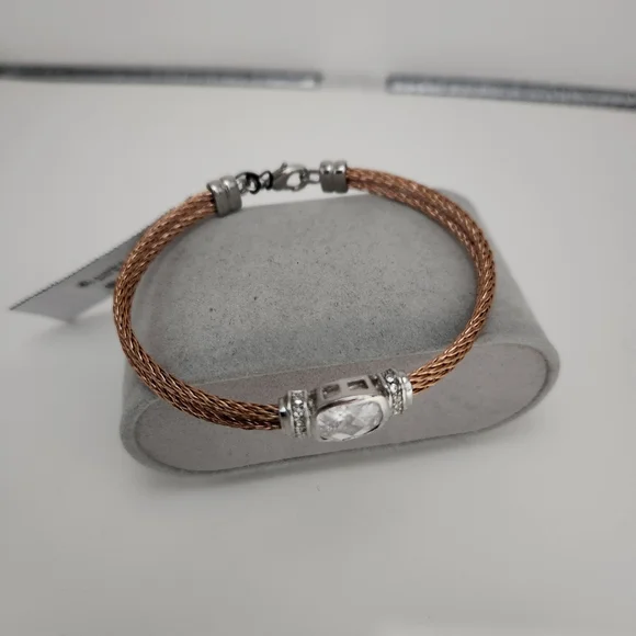 ♡ Guess Cubic Zirconia Cable Braclet in Bronze color - Picture 3 of 5